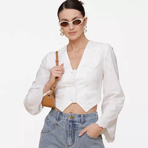 Avec Les Filles Tops - Avec Les Filles Women's Cotton Eyelet Vest-Style Top White Embroidered Sz L